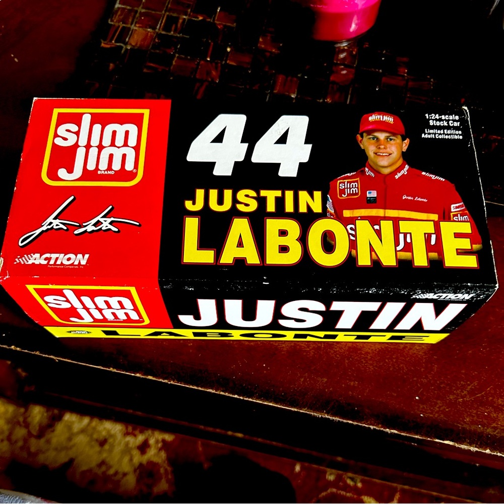Slim Jim limited edition #44 Justin Labonte 1/24 scale die cast stock car